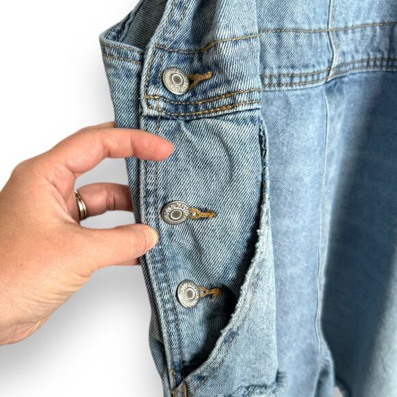 Old Navy Distressed Light Wash Rigid Denim Cut Off Overall Shorts Women's  XXL - Picture 8 of 10